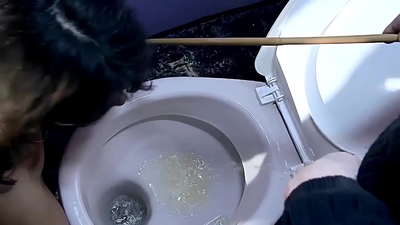 Туалеттеги порно